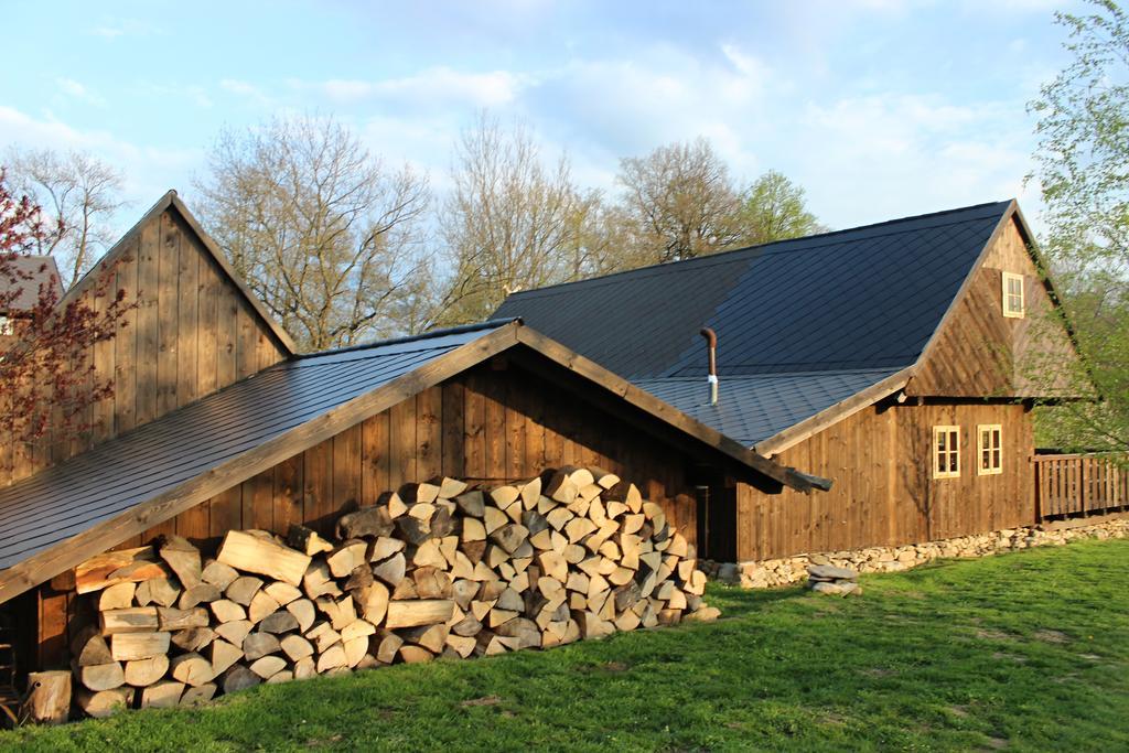 Apartmány Červený Dvůr Chvalšiny Exterior foto